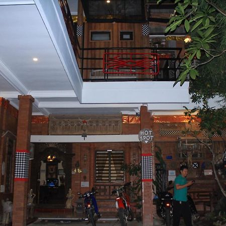 Kota Baru Homestay Джепара Екстериор снимка