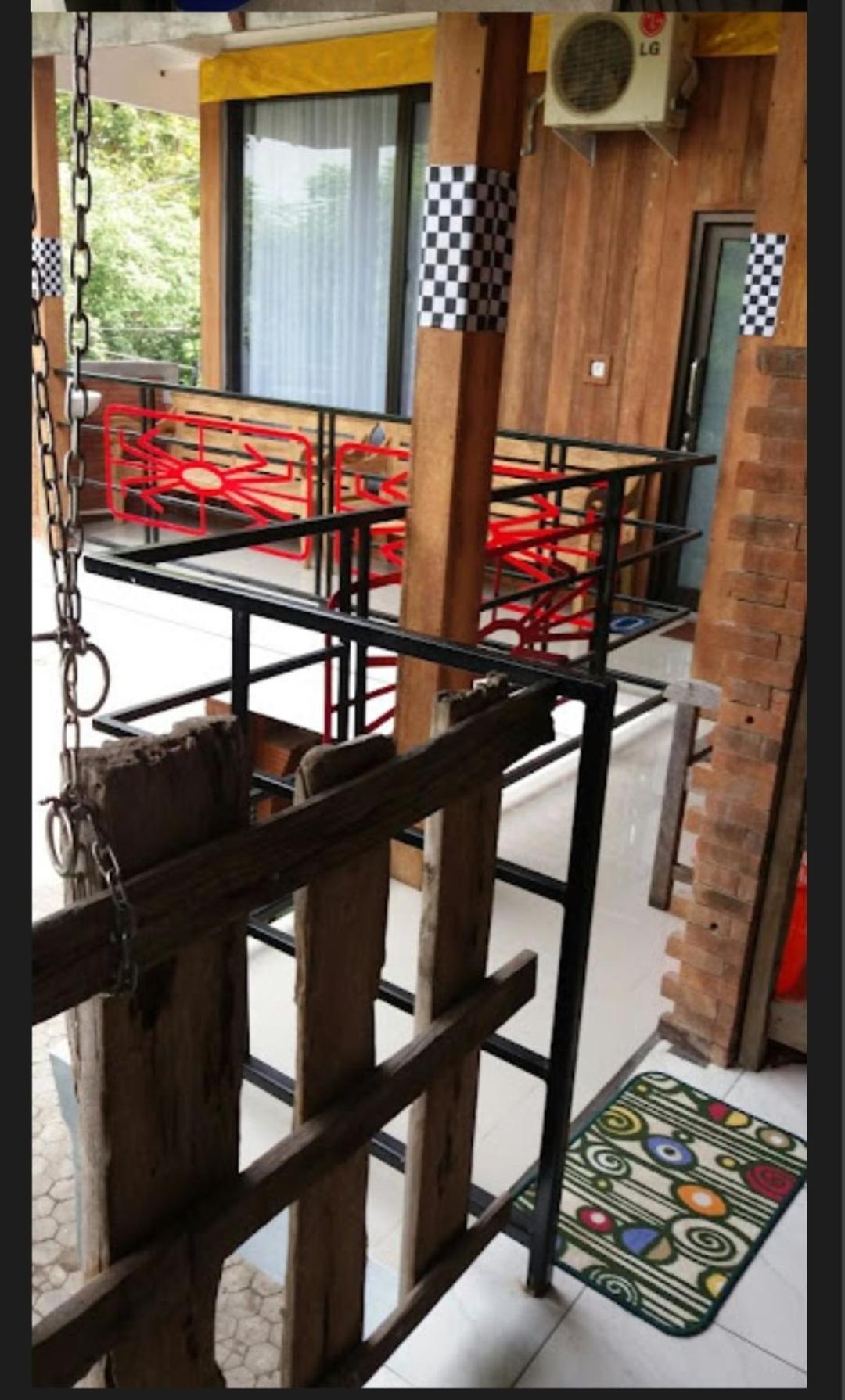 Kota Baru Homestay Джепара Екстериор снимка